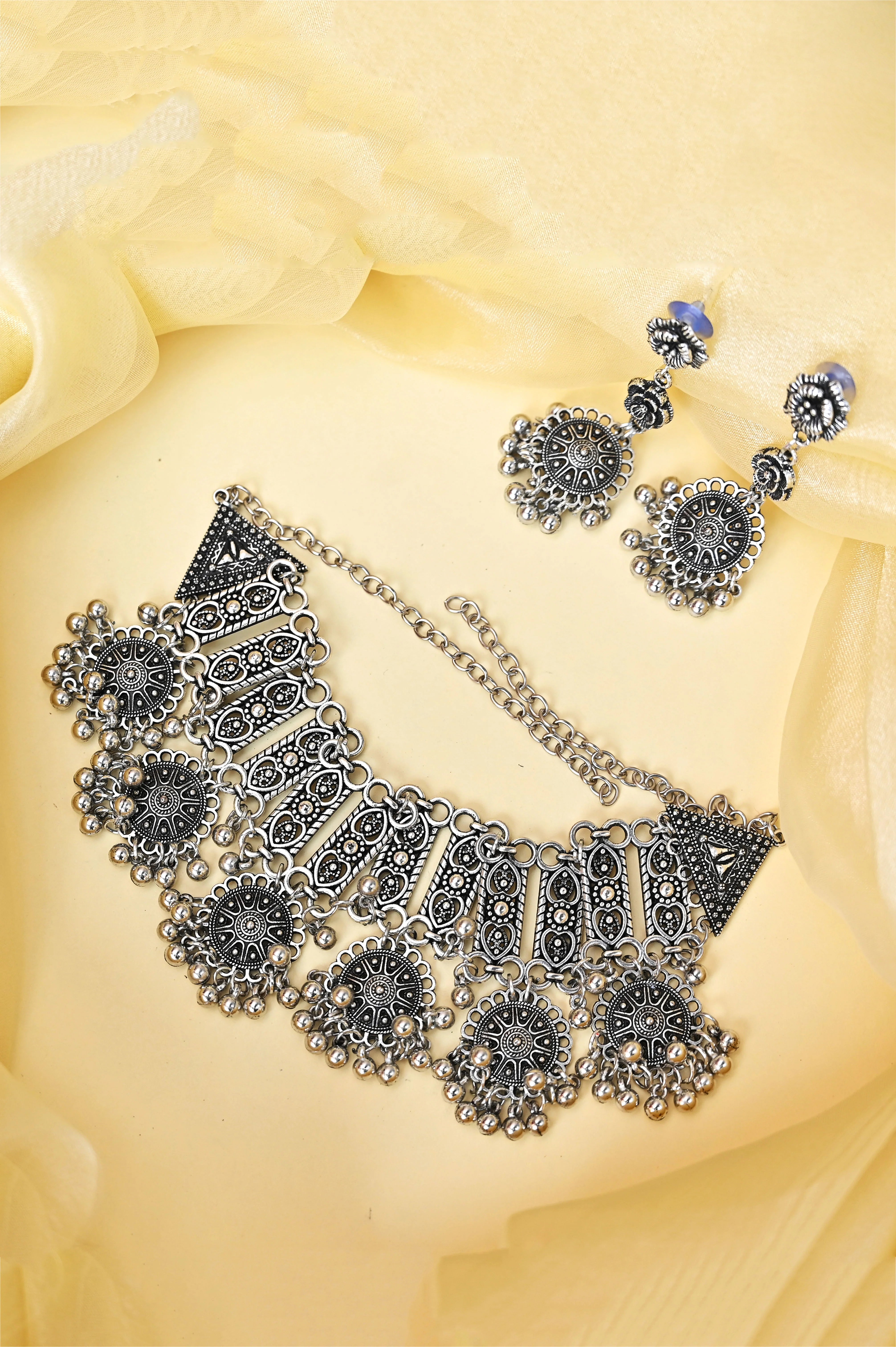 Elegant Round Necklace