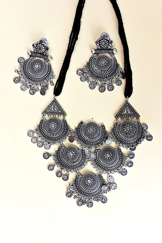 Delicate Coin Necklace Set