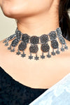 Vintage Allure Choker
