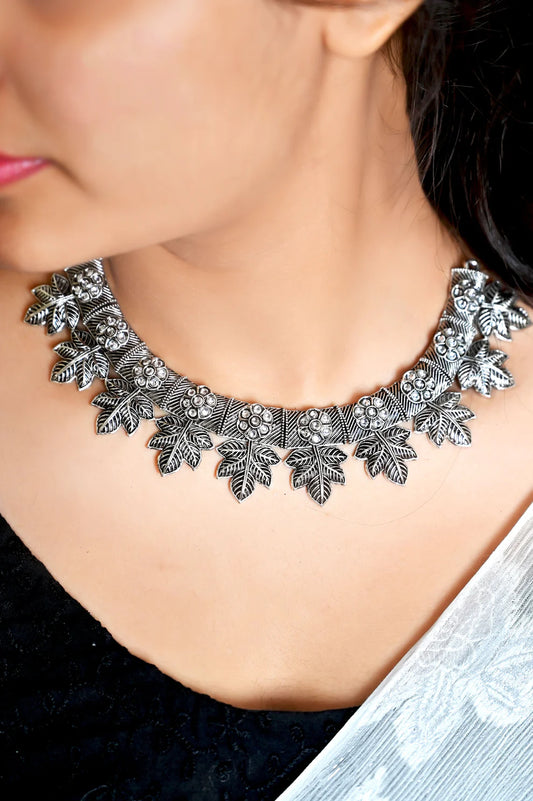 Leafy Luxe Necklace