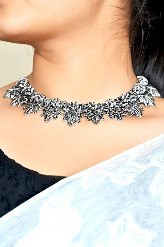 Leafy Luxe Necklace