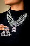 V-Elegance Necklace Set