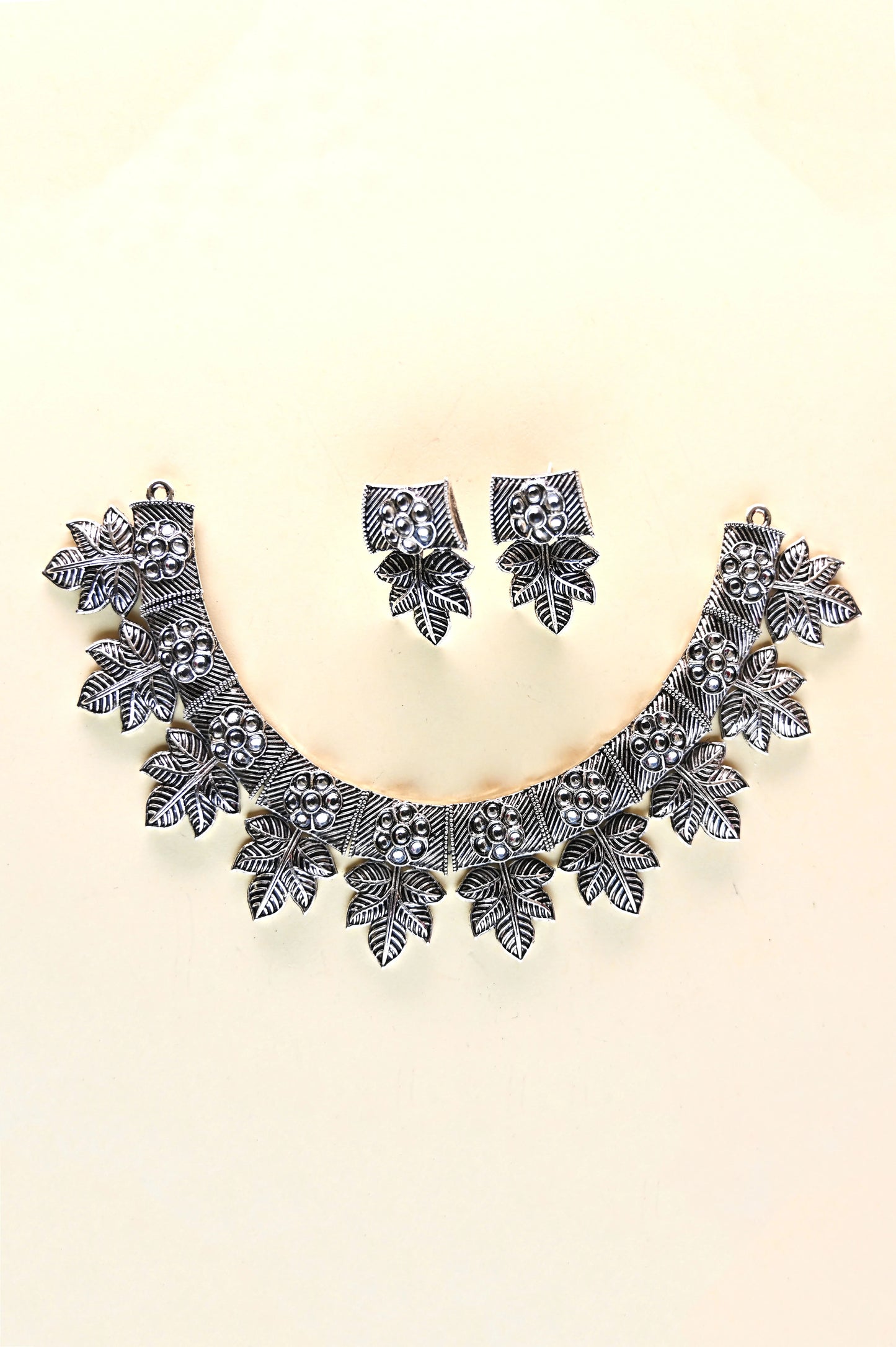 Leafy Luxe Necklace