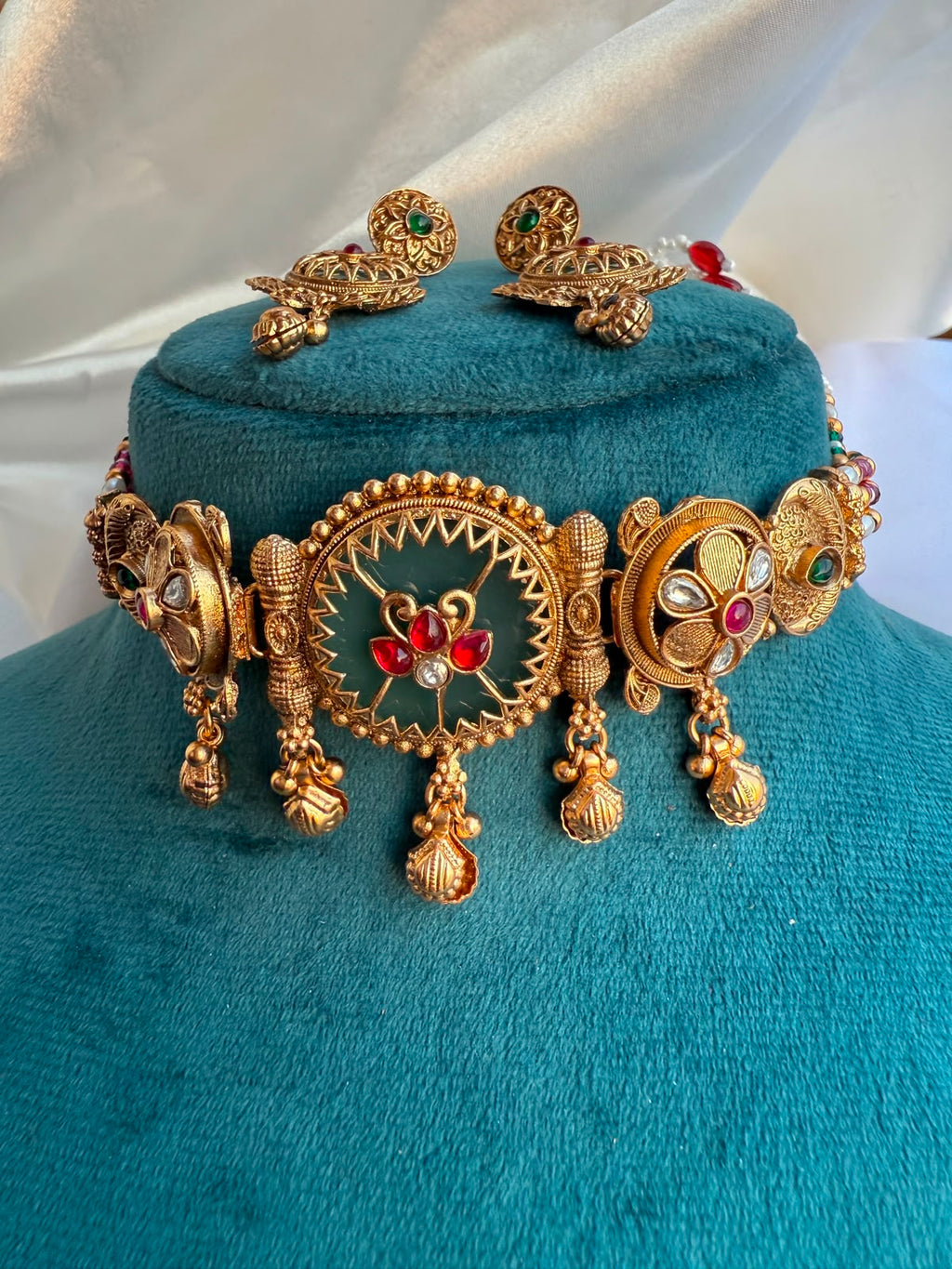 Adi Necklace Set