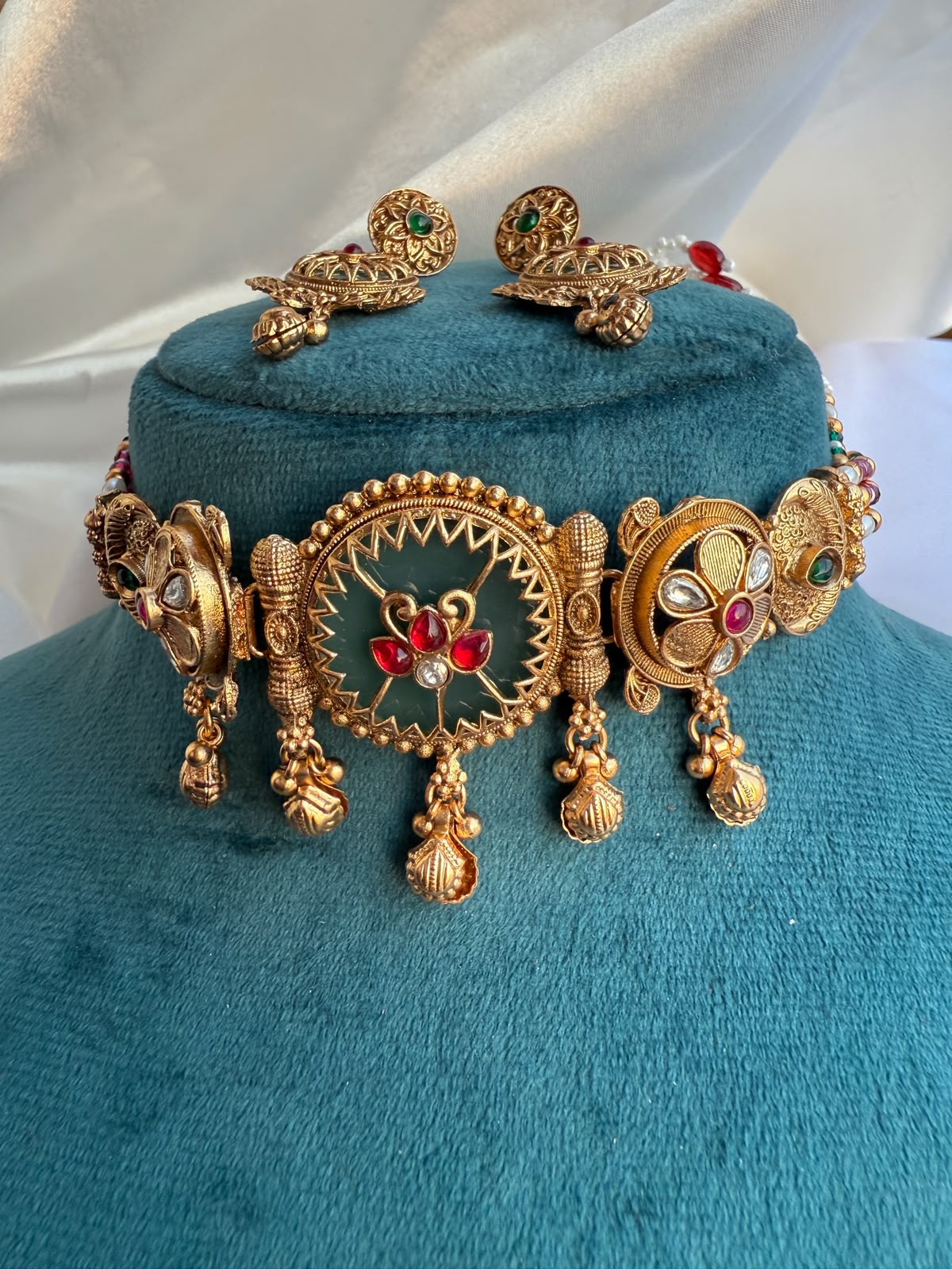 Adi Necklace Set