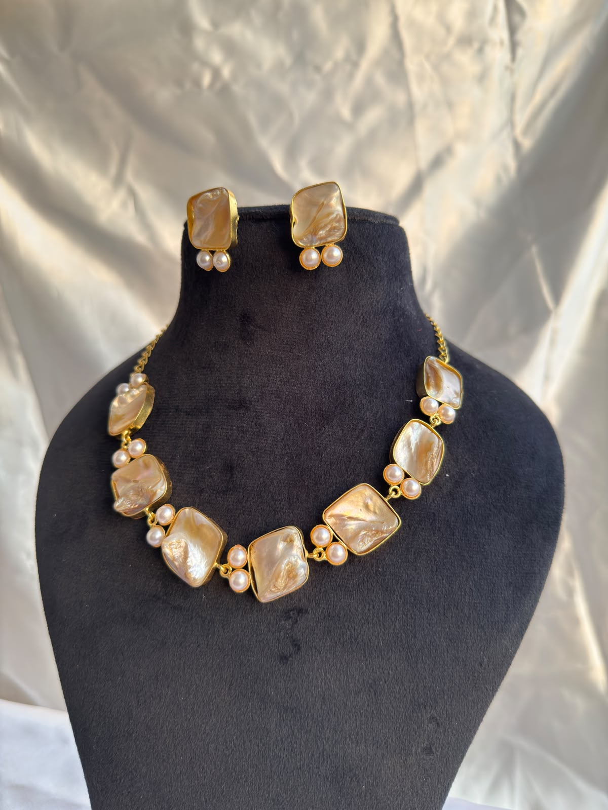 Keshy Necklace Set