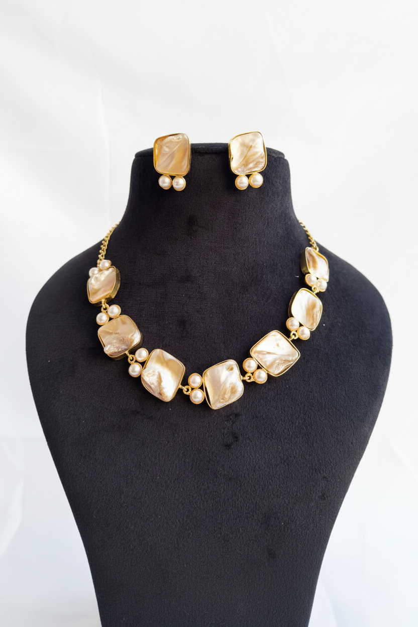 Champagne Pebble Necklace Set