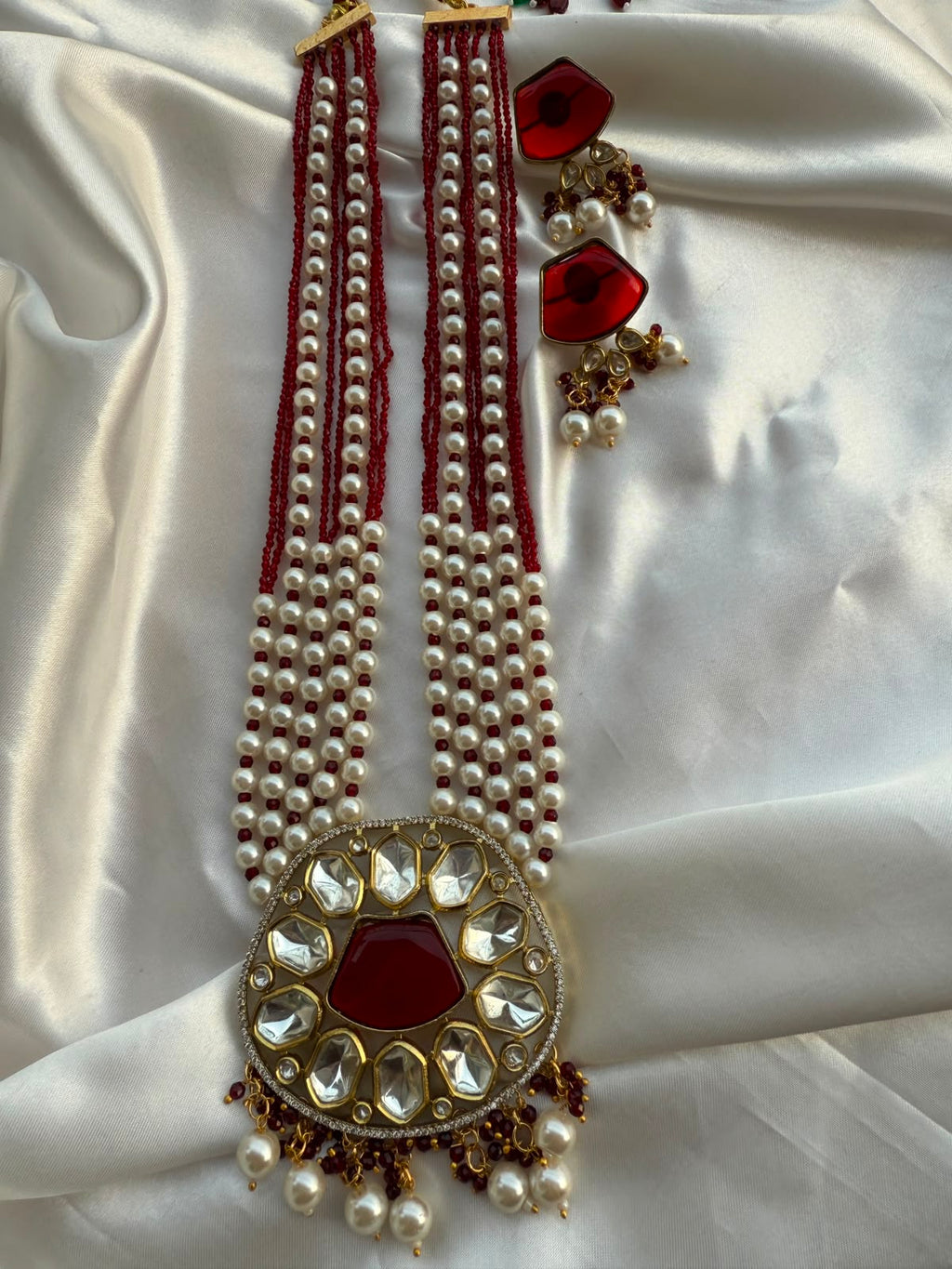 Avy Necklace Set