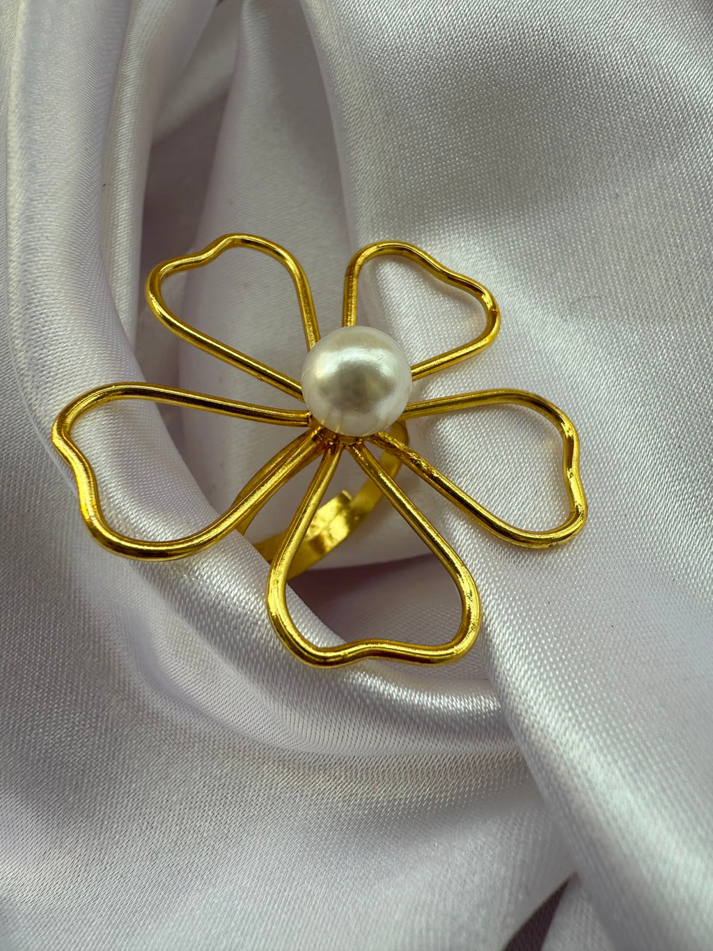 Gold Wire Floral Pearl Ring