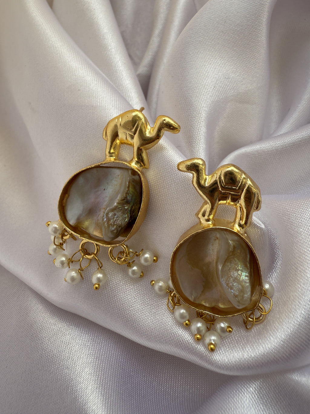 Camel Motif Smoky Stone Drop Earrings
